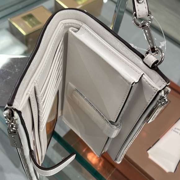 Michael Kors Jet Set Travel Large Double-Zip Wristlet-Wallet-PhoneHolder
NWT - Picture 5 of 16